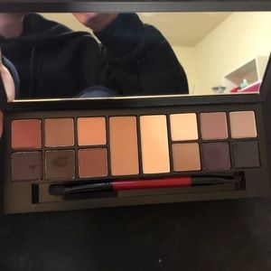 Traded. Smash box eye shadow. Used.